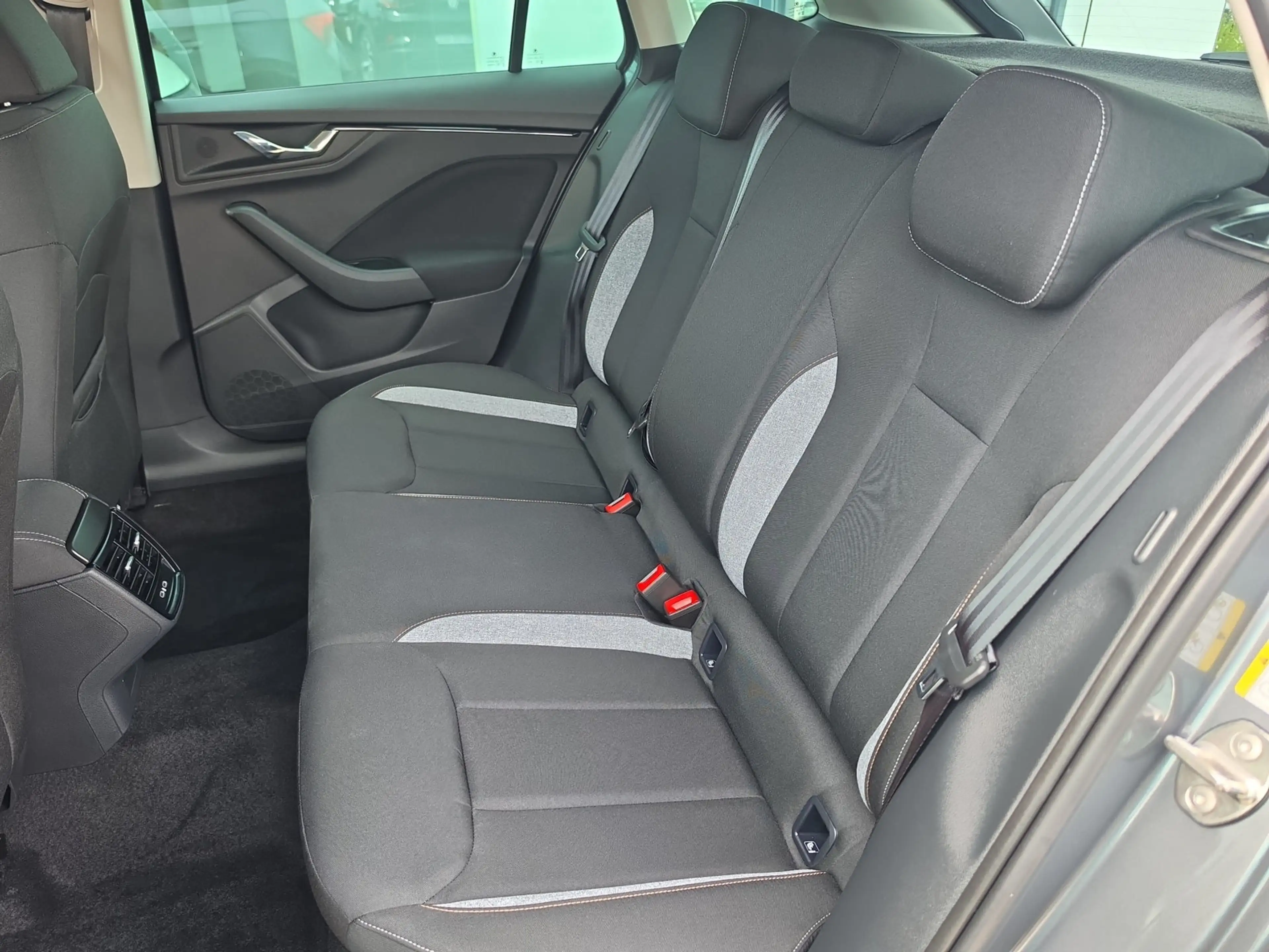 Skoda Scala 1,0 TSI DSG Selection RÜCK.KAM+SMART.LINK+KLIMA+S — photo 10