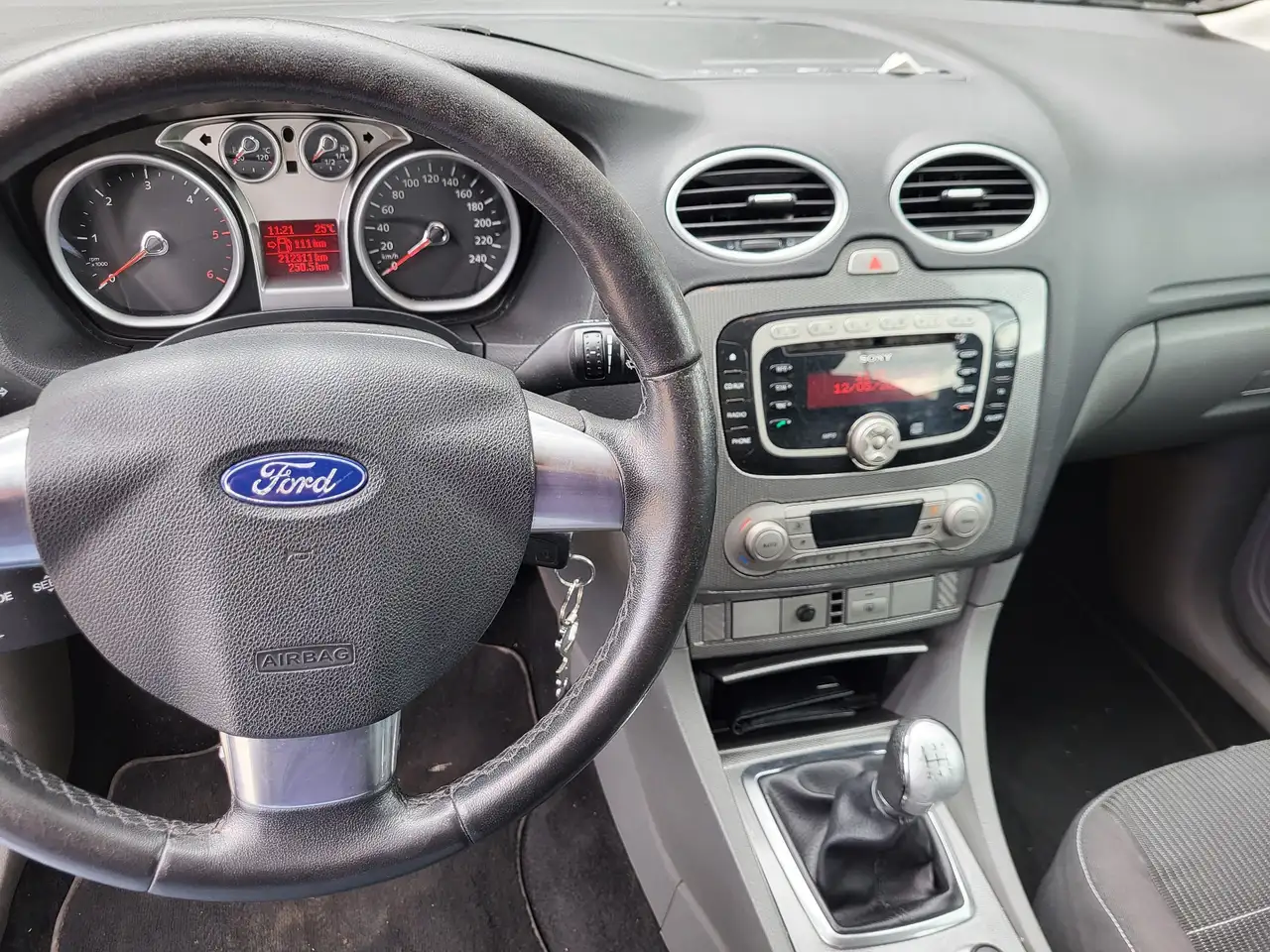 Ford Focus 5p 1.6 tdci Titanium 90cv — photo 1 of 6