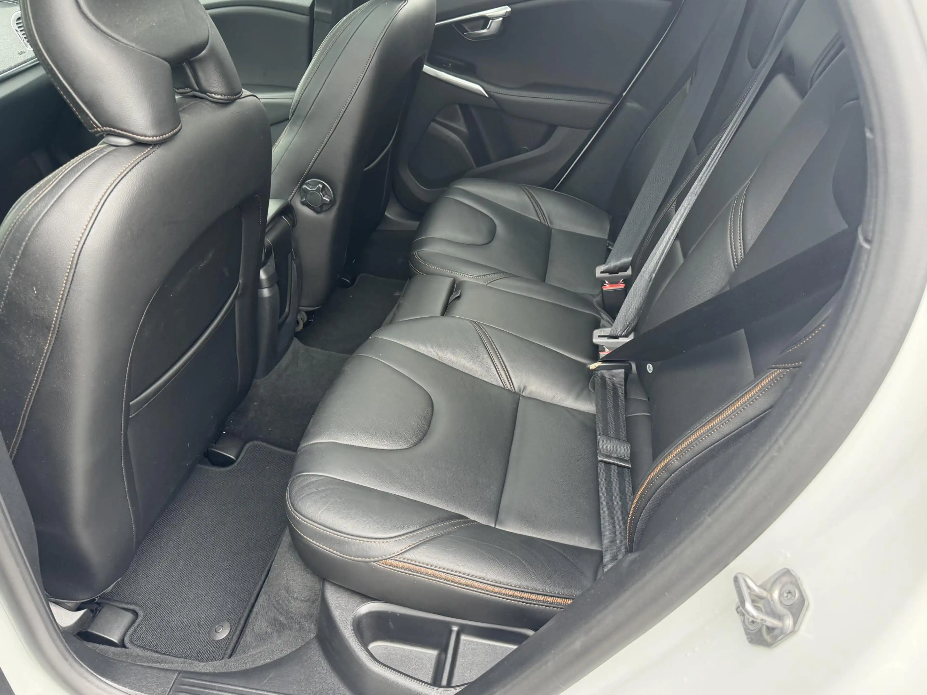 Volvo V40 Cross Country 1.5 T3 Polar+ Luxury | Panoramadak | Harman Kardon — photo 7