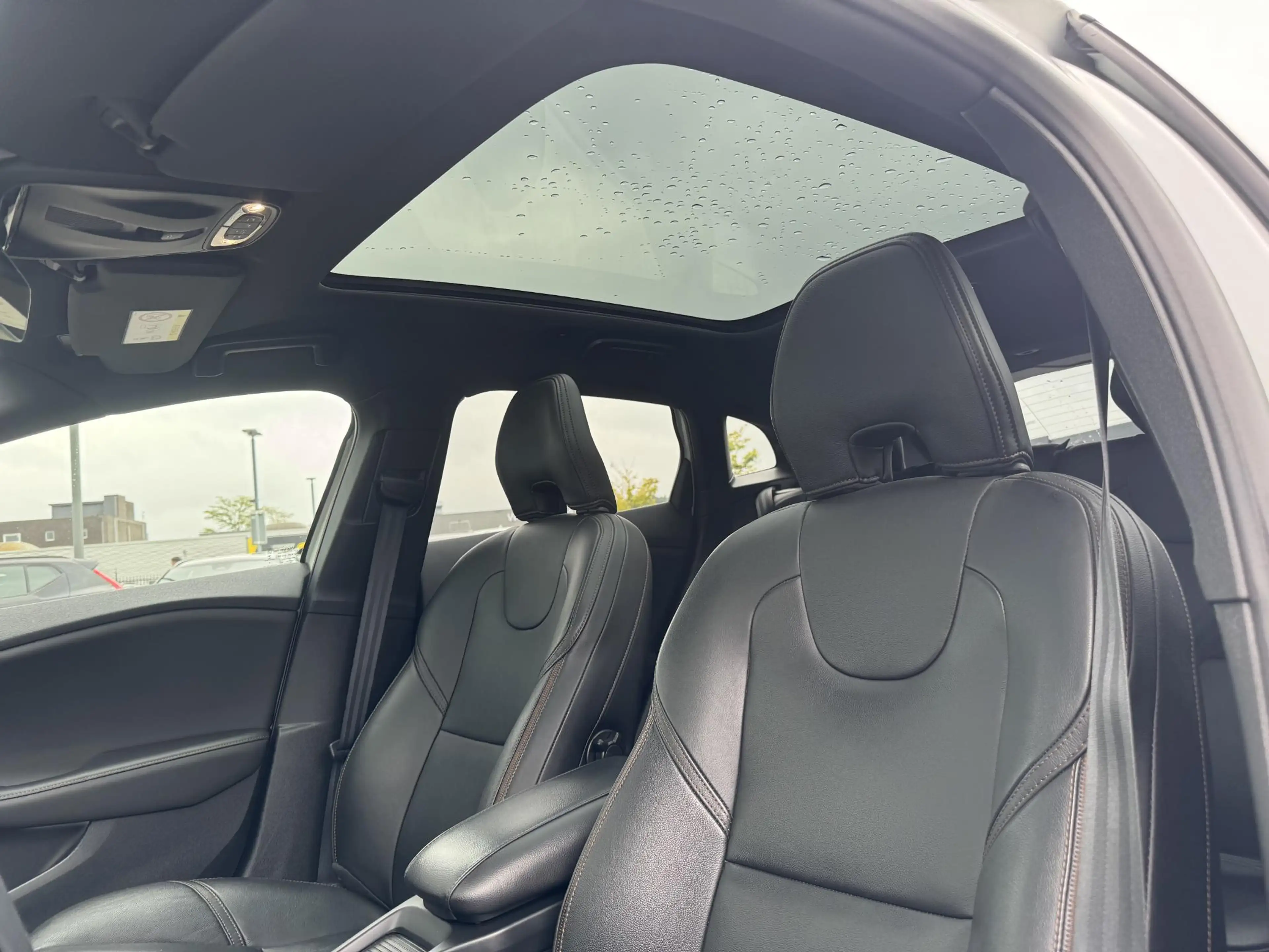 Volvo V40 Cross Country 1.5 T3 Polar+ Luxury | Panoramadak | Harman Kardon — photo 9