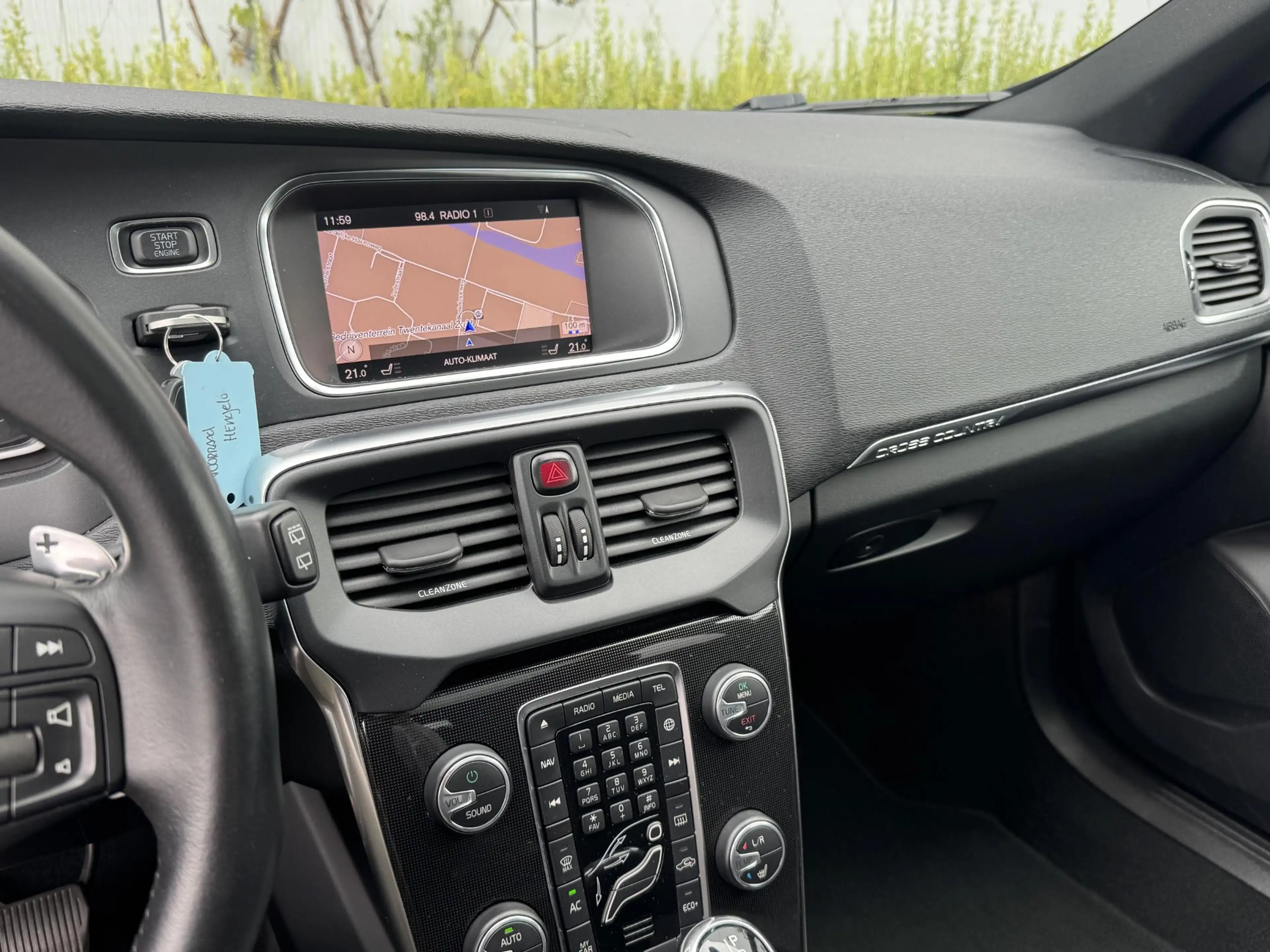 Volvo V40 Cross Country 1.5 T3 Polar+ Luxury | Panoramadak | Harman Kardon — photo 14