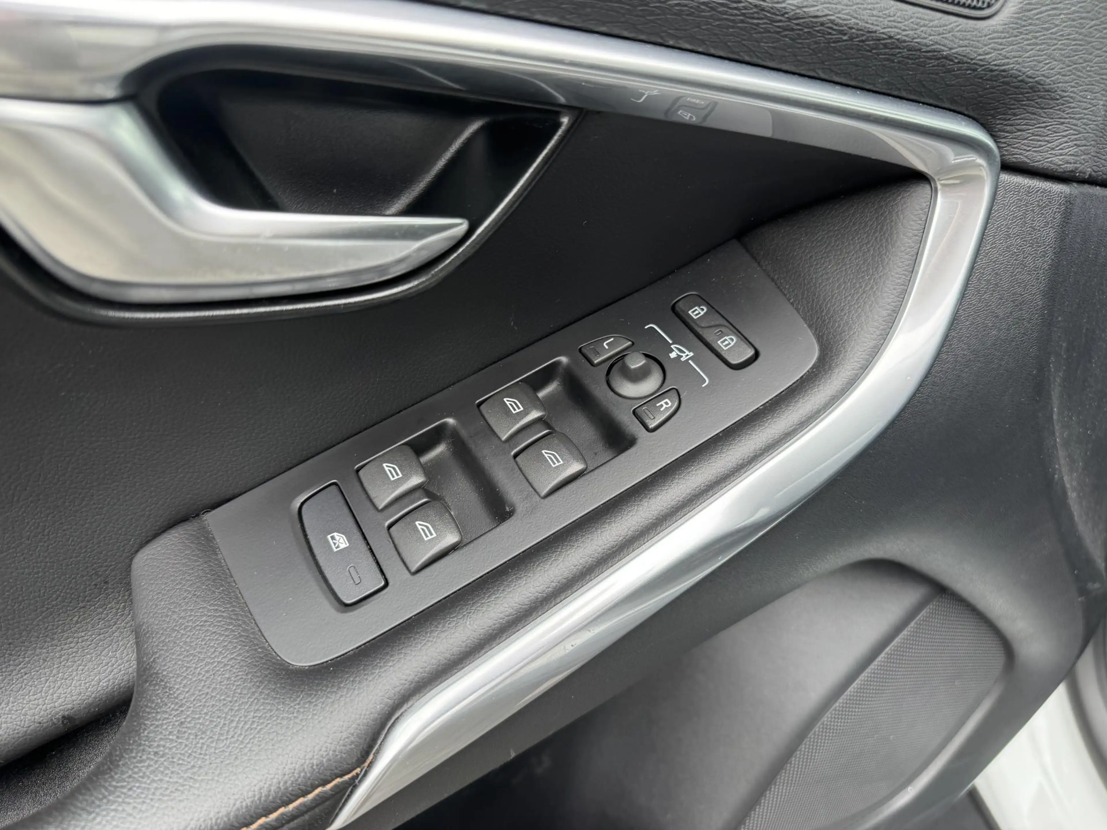 Volvo V40 Cross Country 1.5 T3 Polar+ Luxury | Panoramadak | Harman Kardon — photo 11