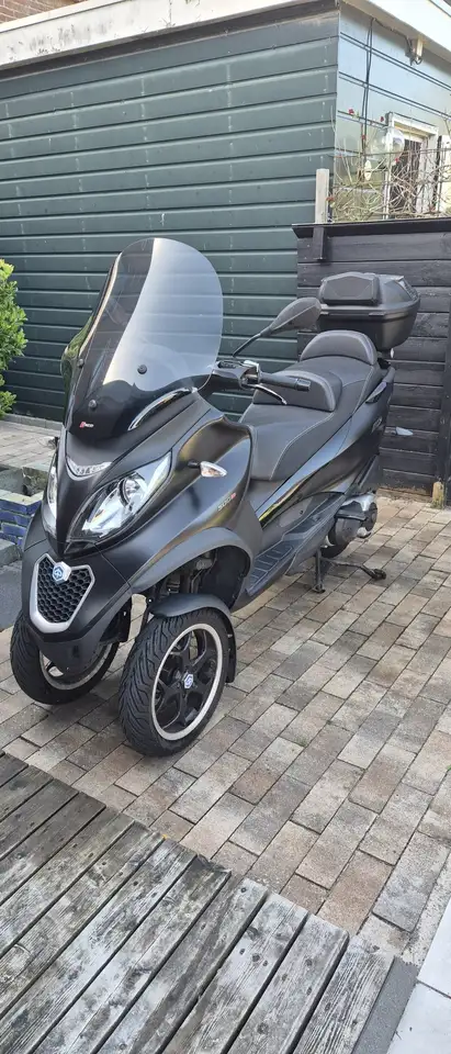 Piaggio MP3 500