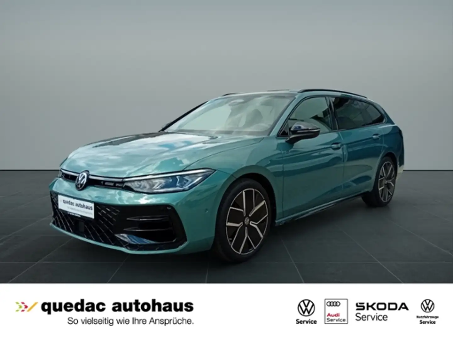 Volkswagen Passat Variant R-LINE 2.0 TSI DSG 4X4 360° AHK IQ 195 kW 4Motion Groen - 1