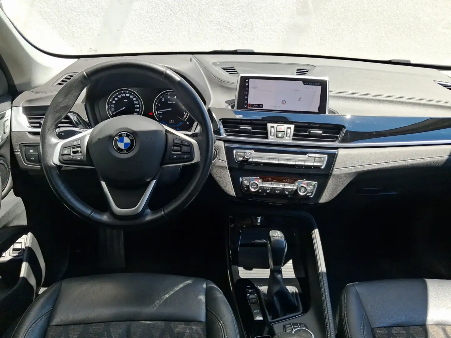 BMW X1 xDrive25e xLine LED Navi DAB BusinessPak AHK Blau - 2