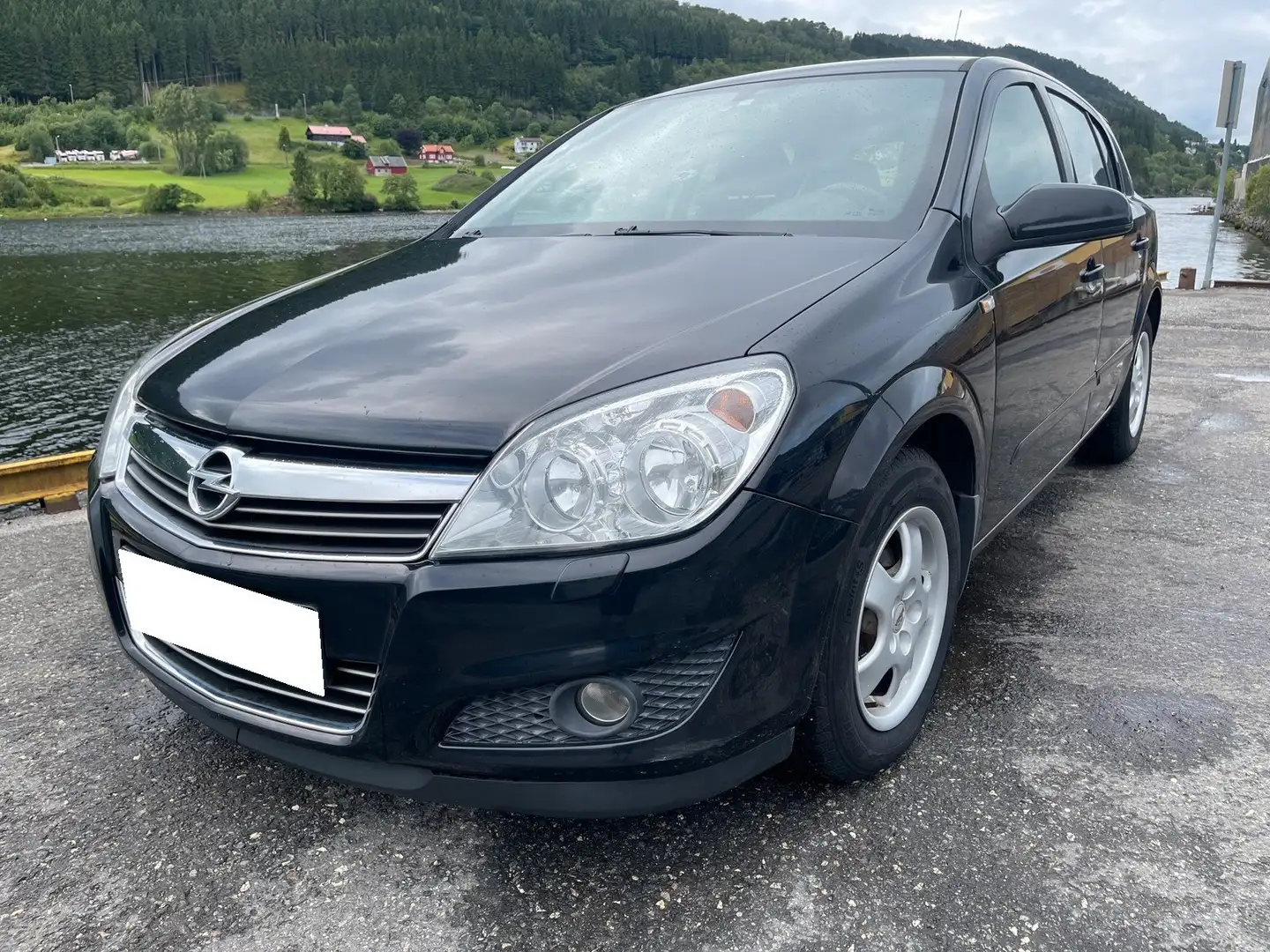 Opel Astra Astra 1.7 CDTi Essentia FAP (Fleet) Zwart - 1