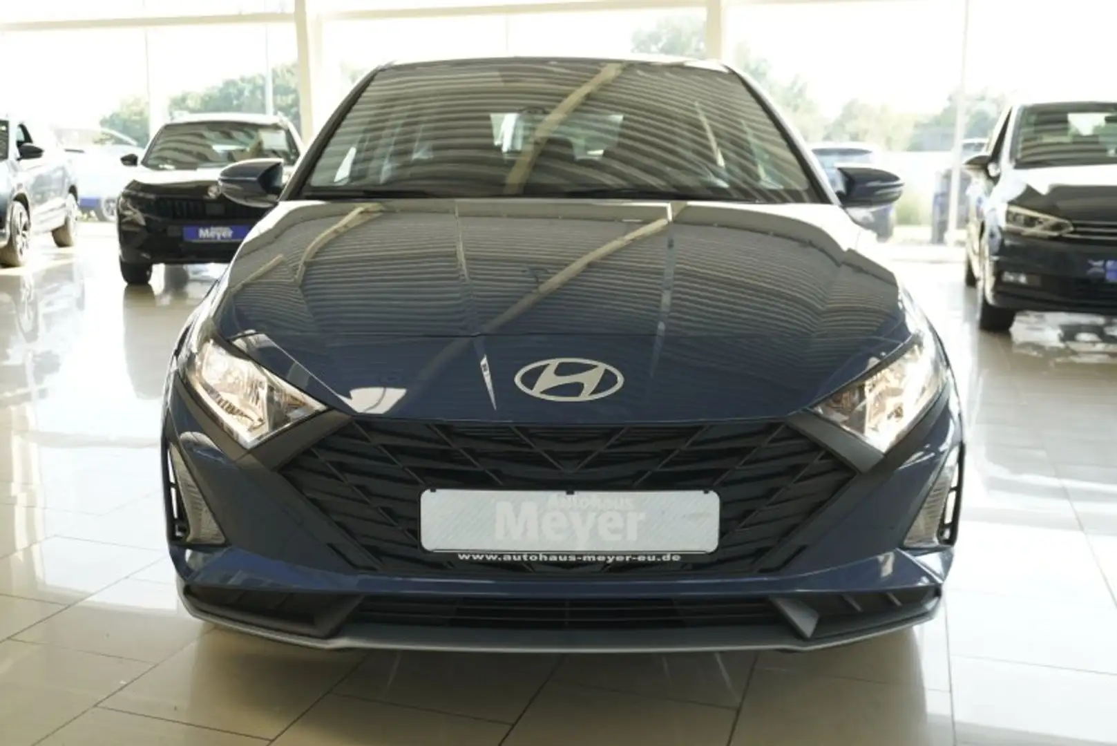 Hyundai i20 1,2 79PS Navi/Winterp/Kamera/Temp/Pdc    ** Blau - 2