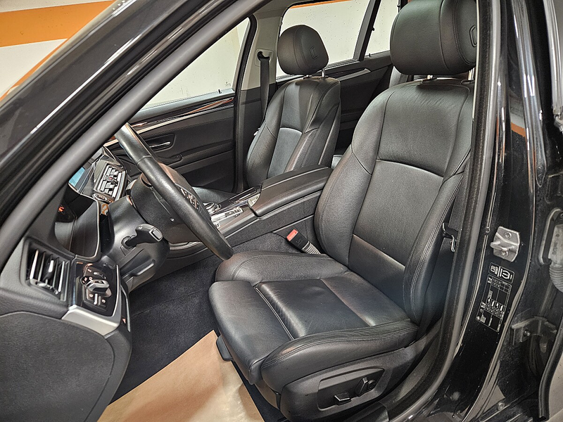 BMW 520 d Touring — photo 15