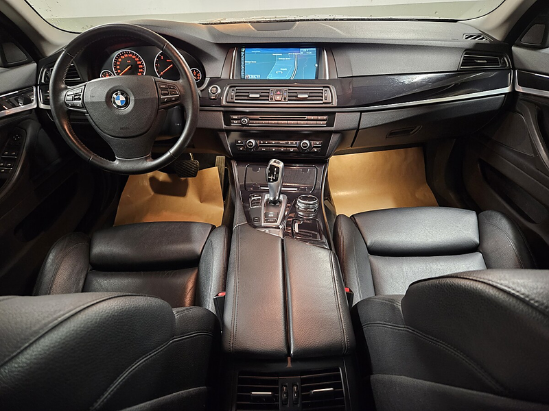 BMW 520 d Touring — photo 9