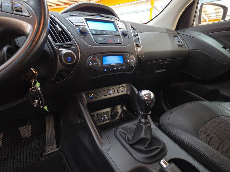 Hyundai iX35 blue 1.6l Style 2WD*SHZ+LHZ*PDC*AHK*GJ-Räd* — photo 6