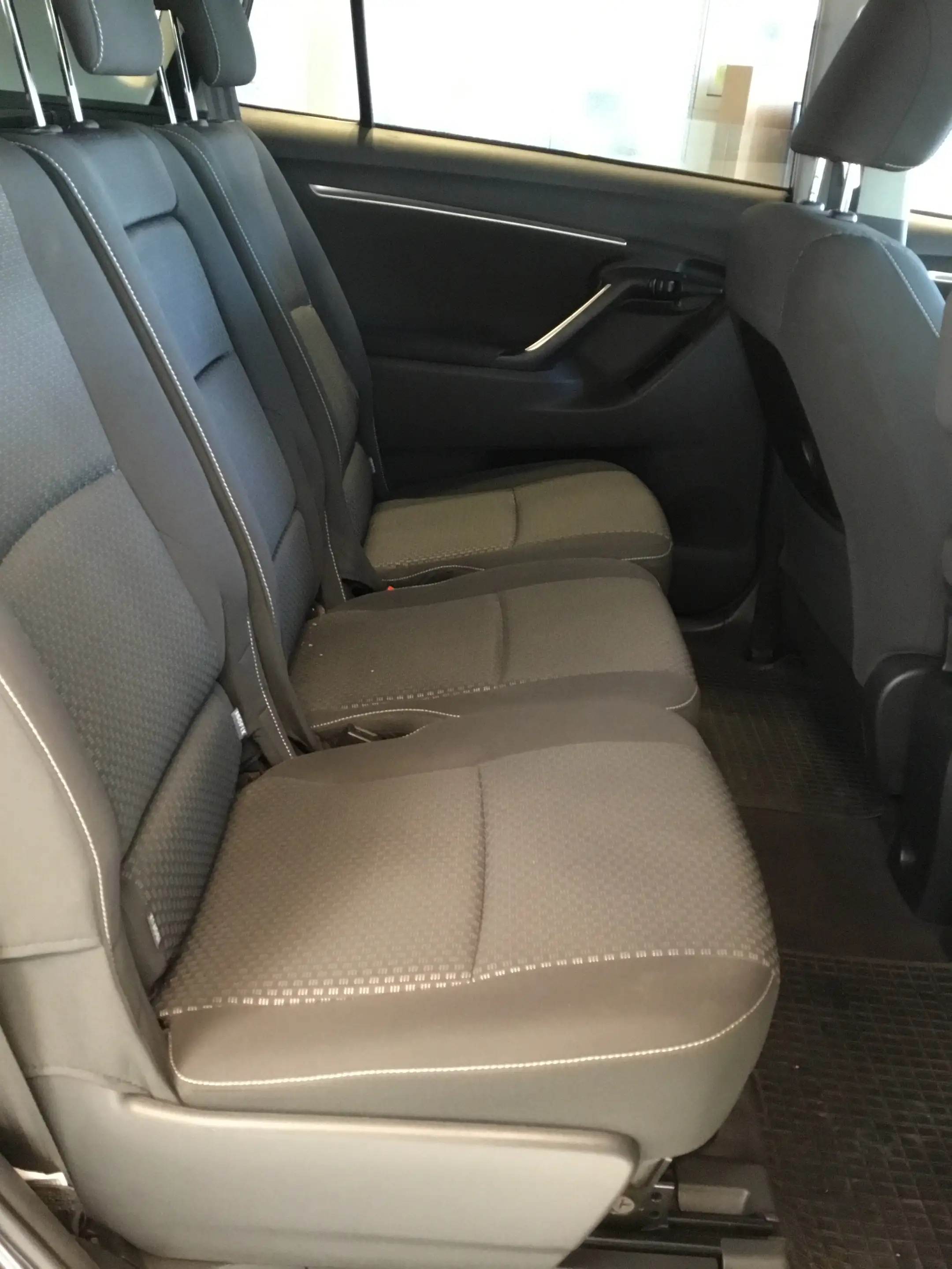 Toyota Verso 2,0 D-4D 125 Design — photo 8
