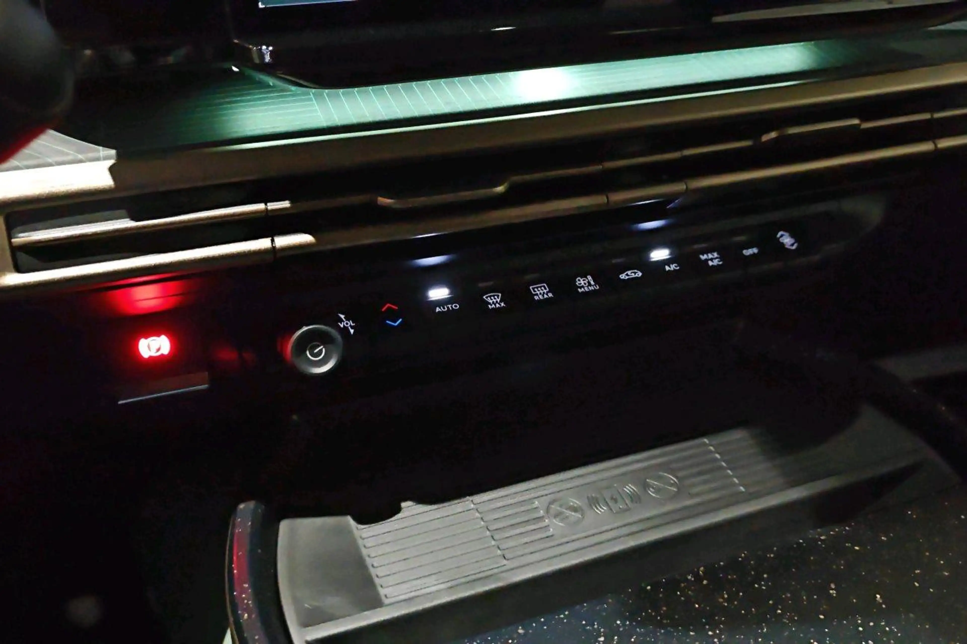 Lancia Ypsilon Hybrid — photo 15
