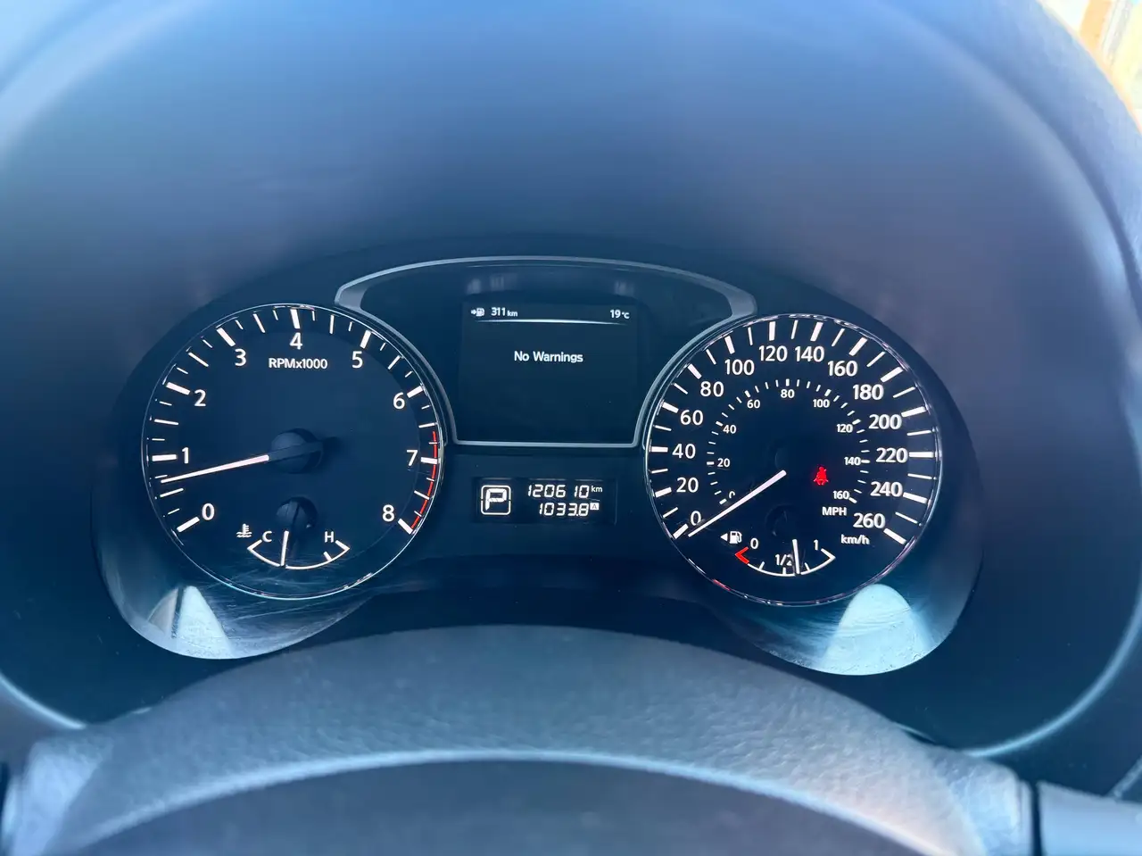 Nissan Altima снимка Nissan Altima