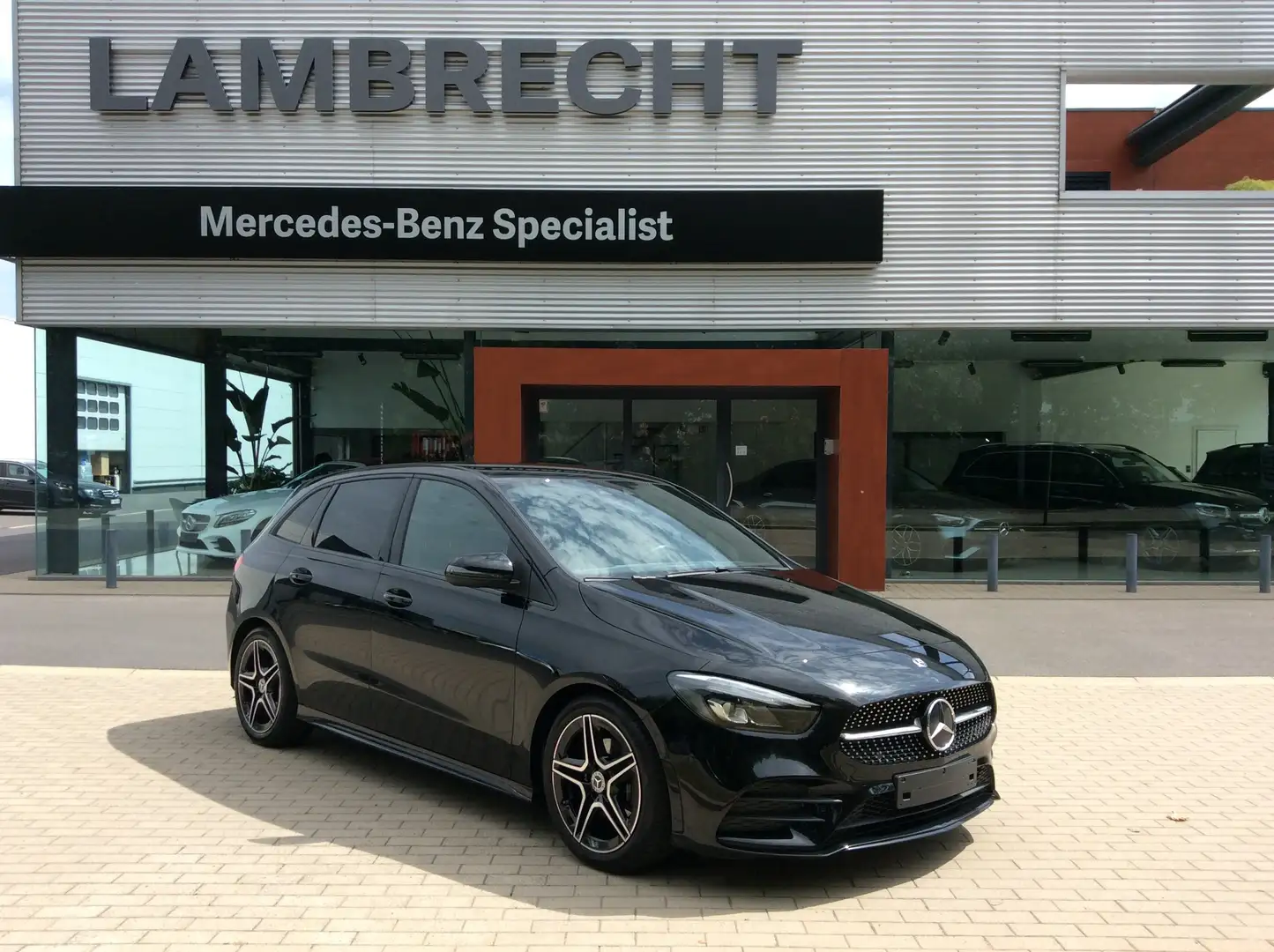 Mercedes-Benz B 180 B 180 7G-DCT AMG Line Noir - 1