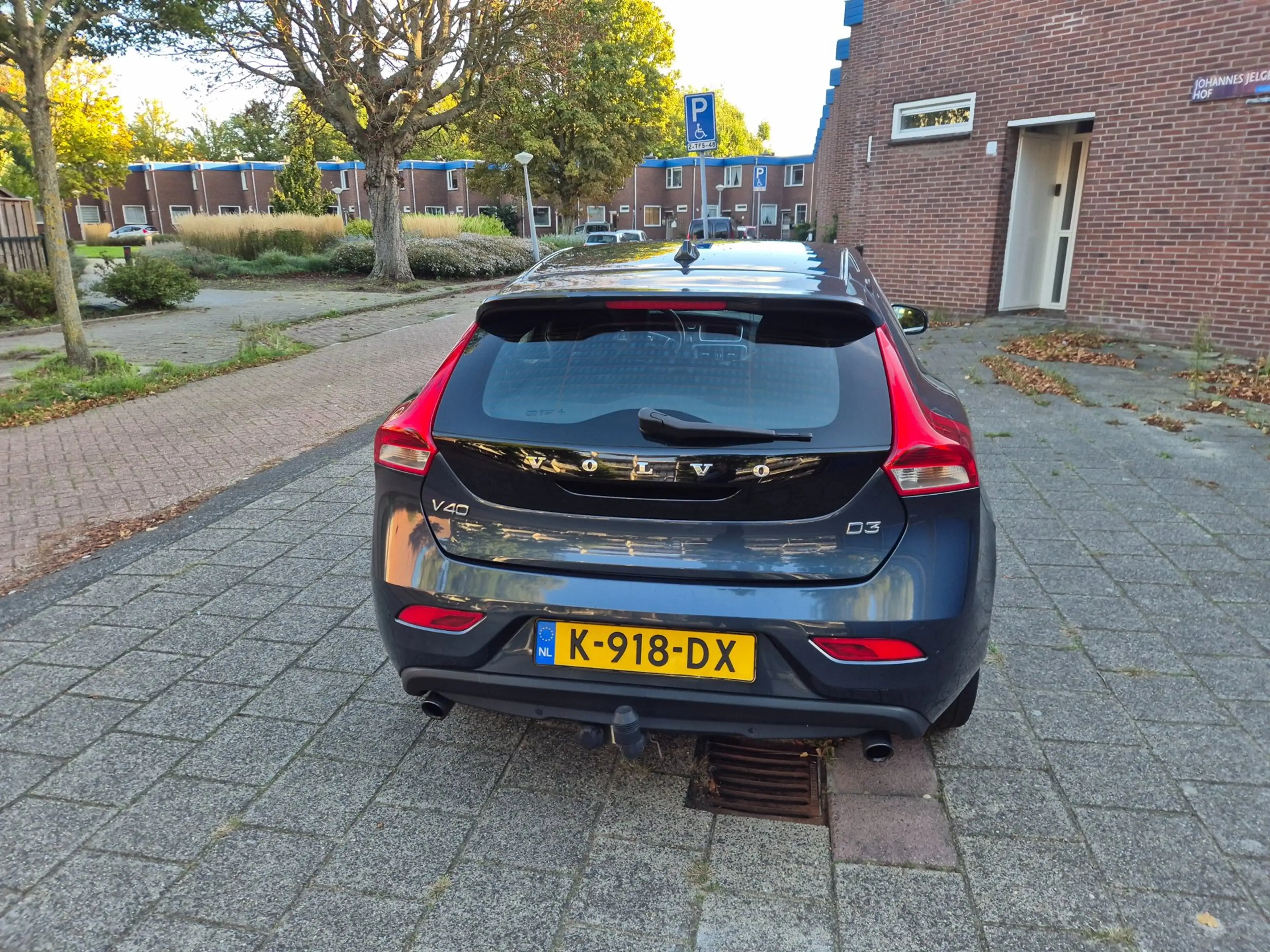 Volvo V40 2.0 D3 Inscription — photo 8