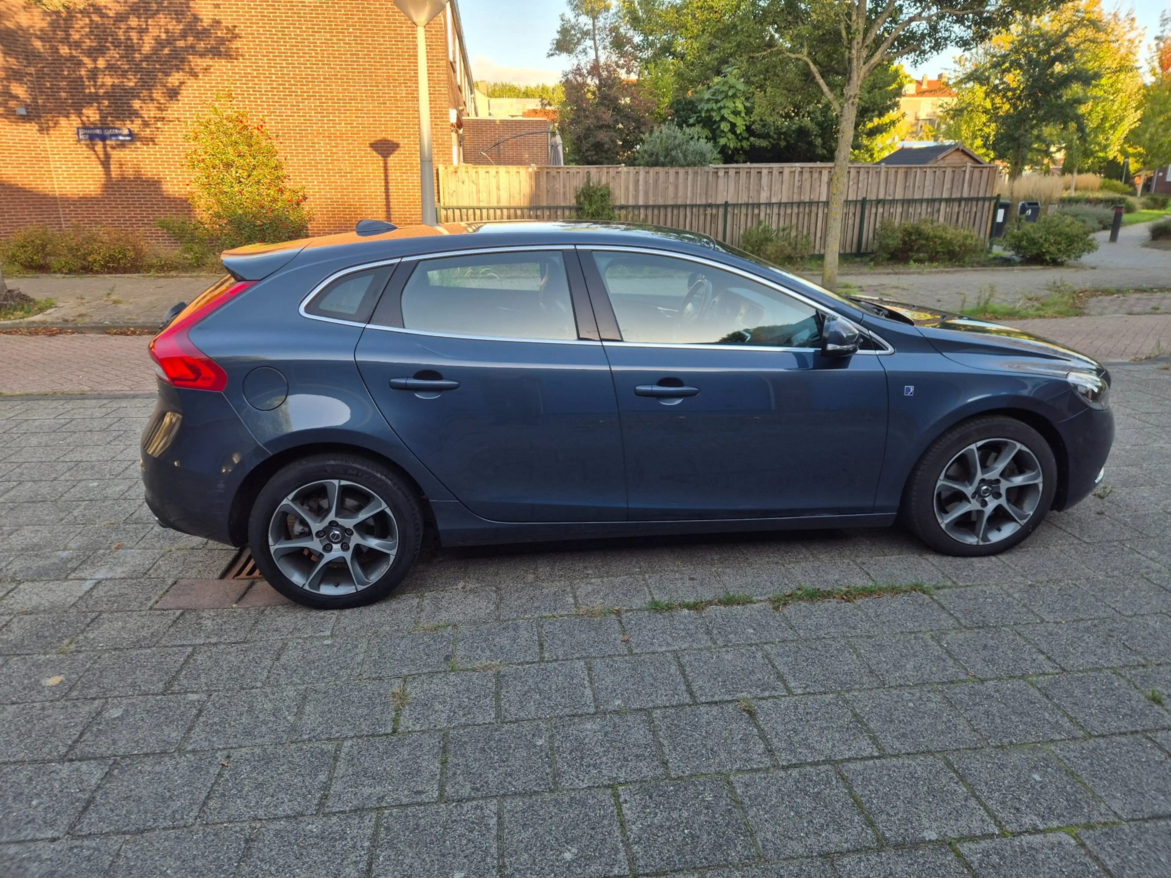 Volvo V40 2.0 D3 Inscription — photo 5