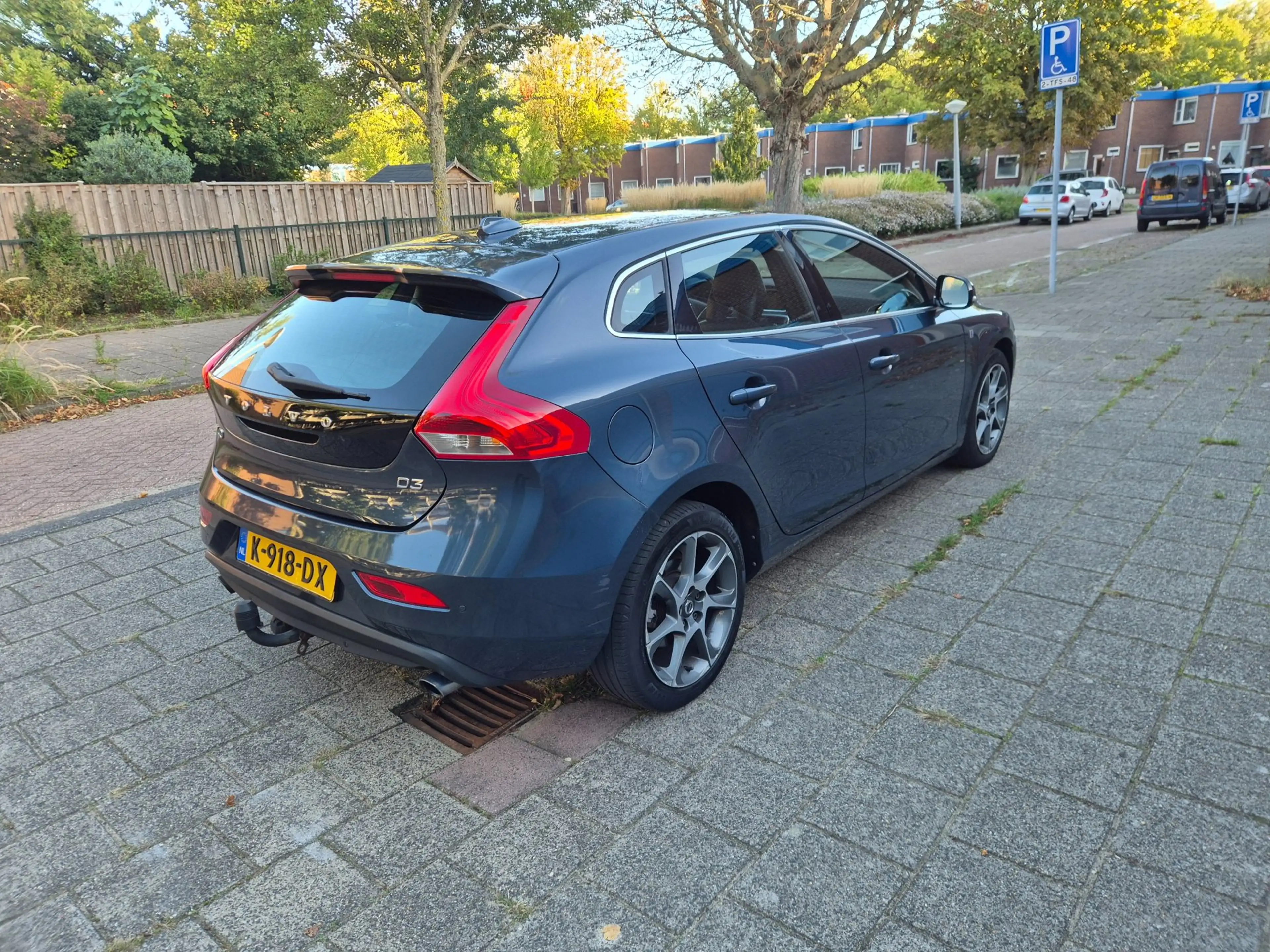 Volvo V40 2.0 D3 Inscription — photo 7