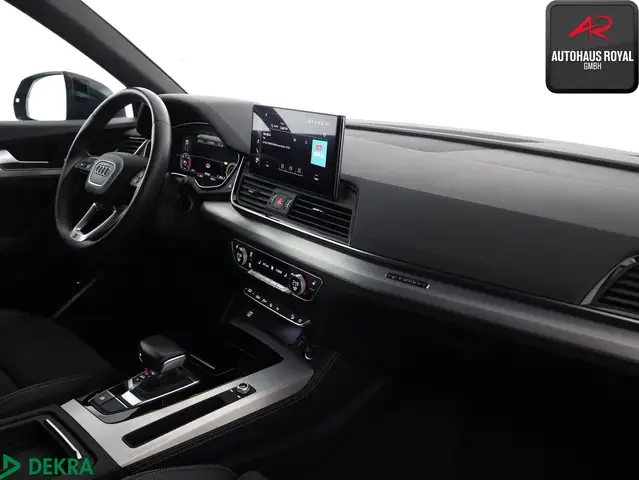 Audi Q5 view 10