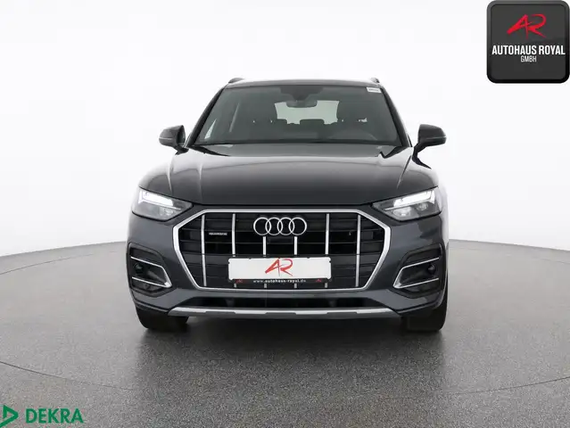Audi Q5 view 8