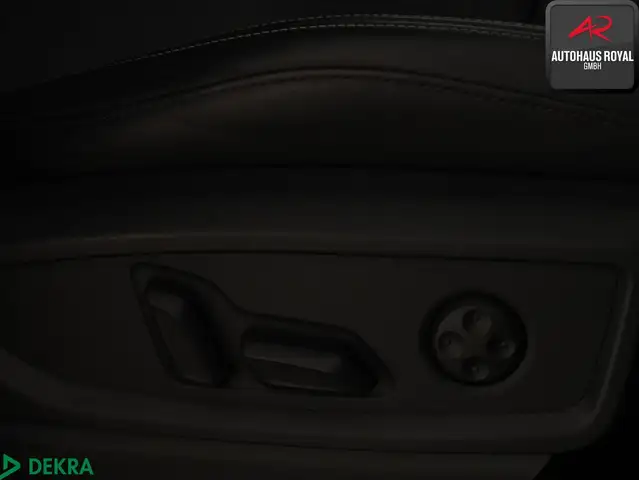 Audi Q5 view 12