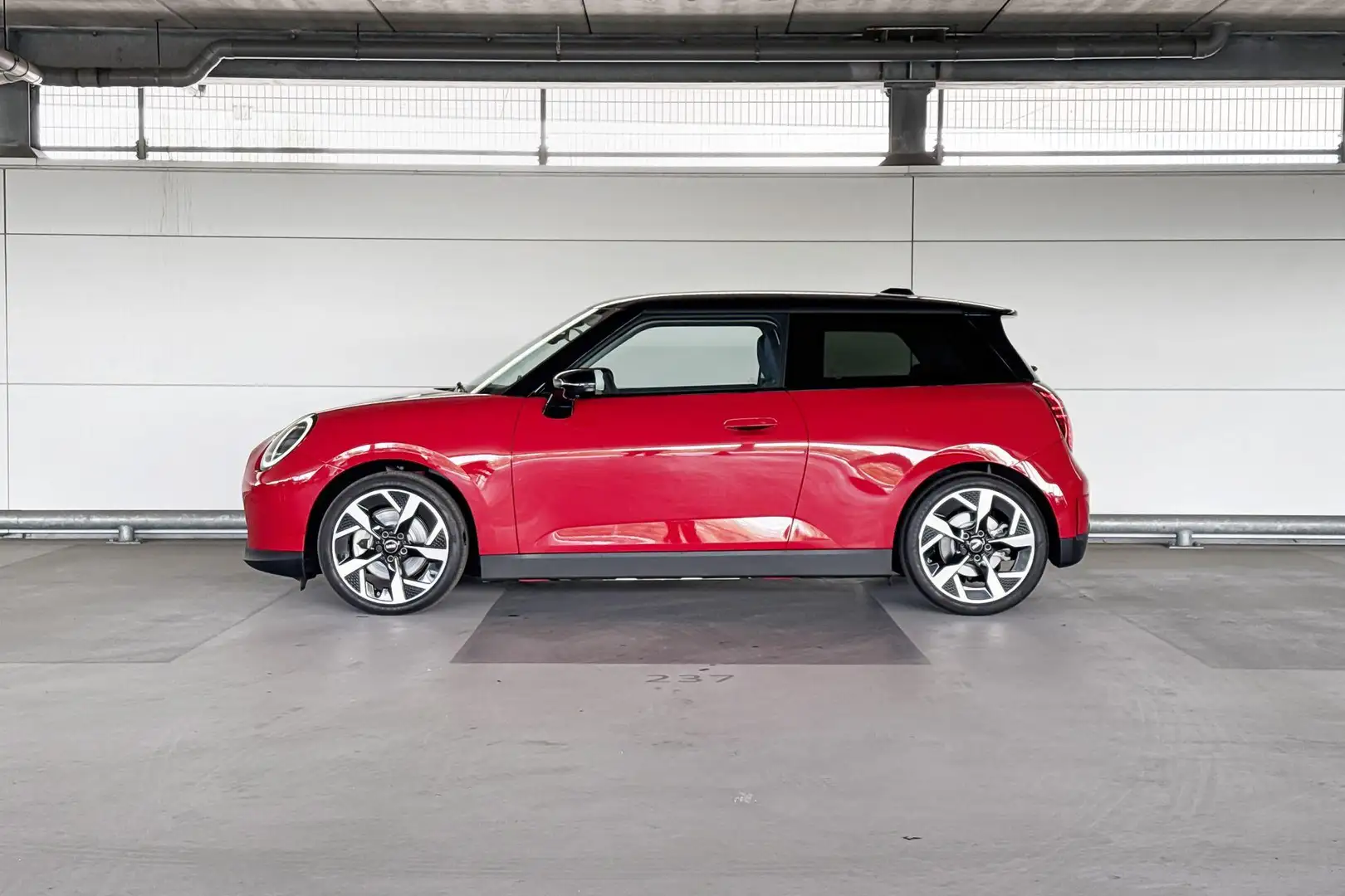 MINI Cooper E 3-deurs Classic L Rood - 2