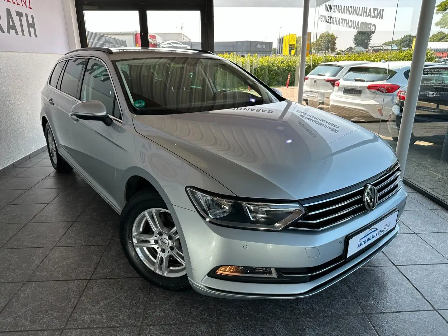 Volkswagen Passat Variant Comfortline 2.0 TDI AHK*ALU*ACC Silber - 1