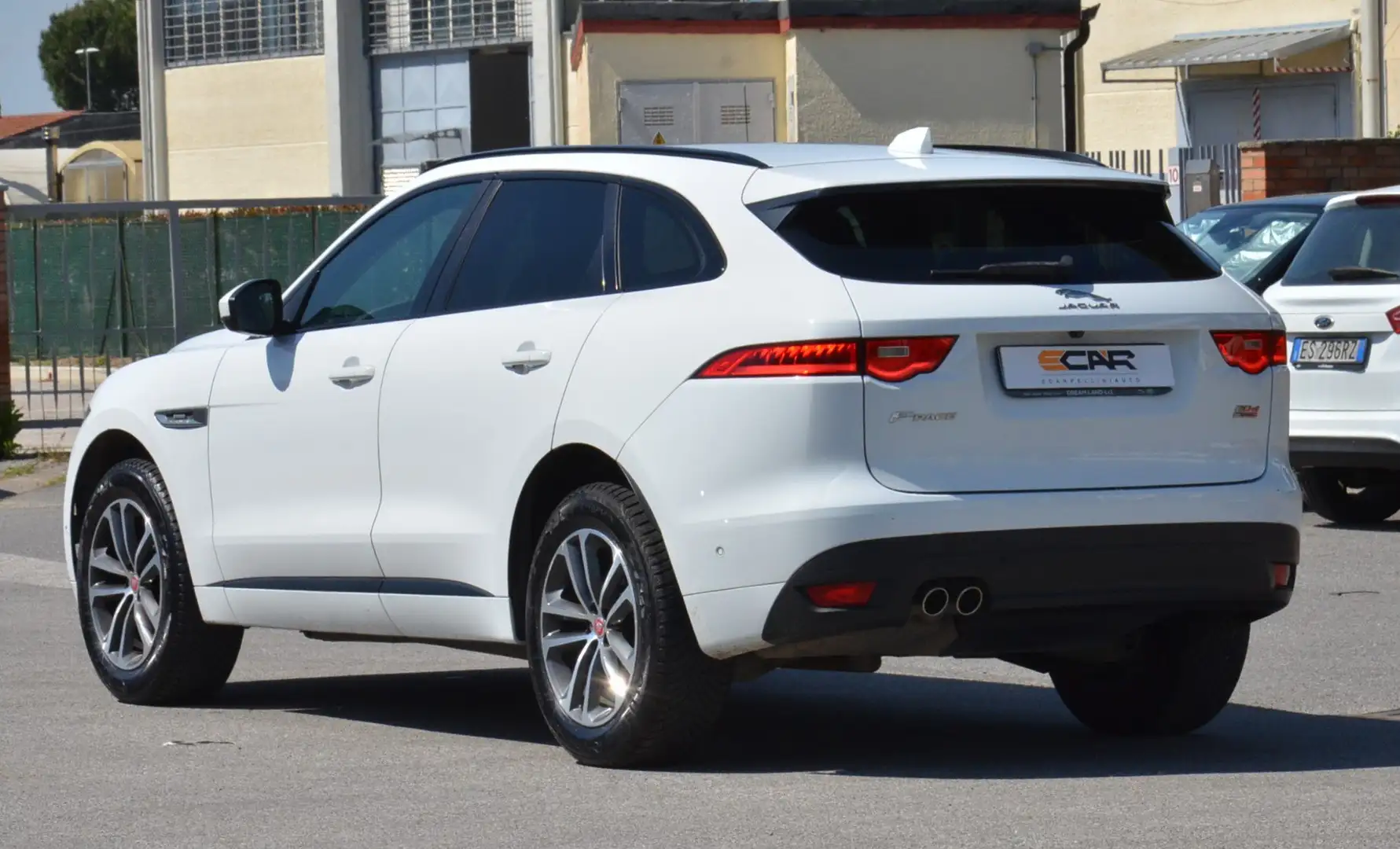 Jaguar F-Pace 2.0d i4 R-Sport awd 180cv auto my19 Wit - 2