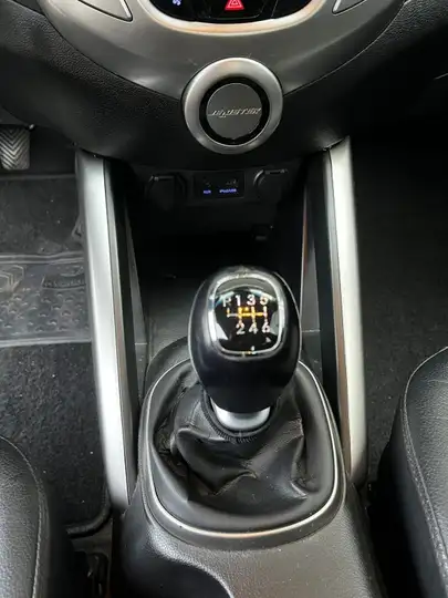 Hyundai Veloster 1.6 GDI Sport 2012, foto 13