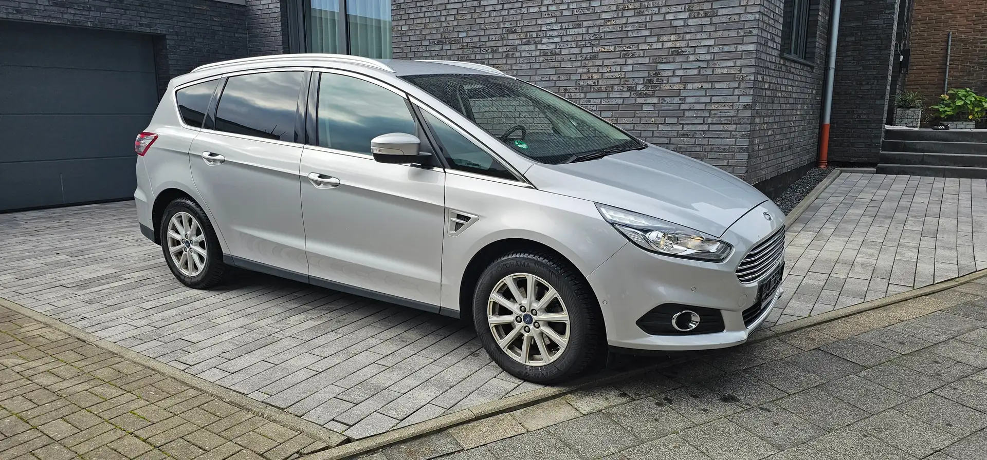 Ford S-Max Titanium 7 Sitze Silber - 1