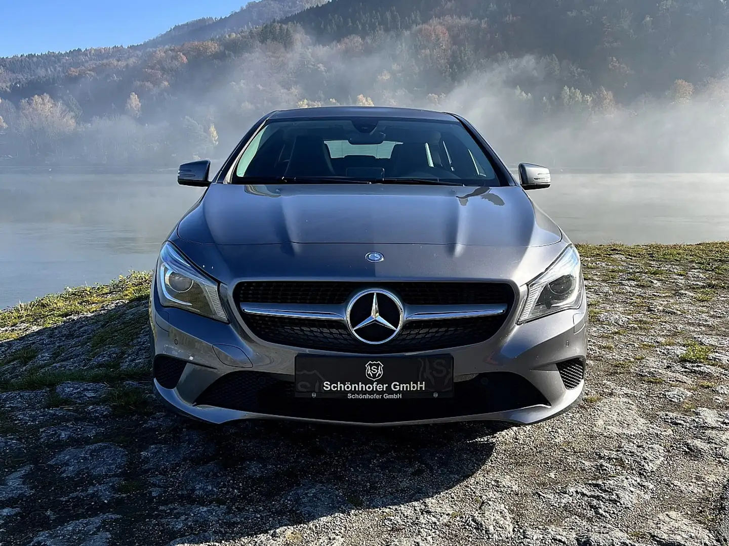 Mercedes-Benz CLA 180 d Shooting Brake Grau - 2