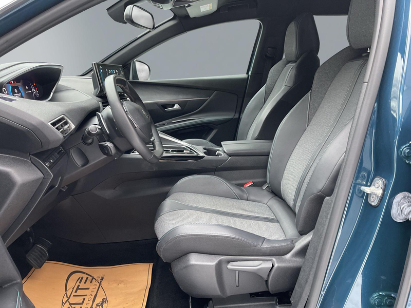 Peugeot 5008 1.5 Blue-HDI FAP Allure Pack AT 7-Si+Navi+R-Kam+ — photo 11