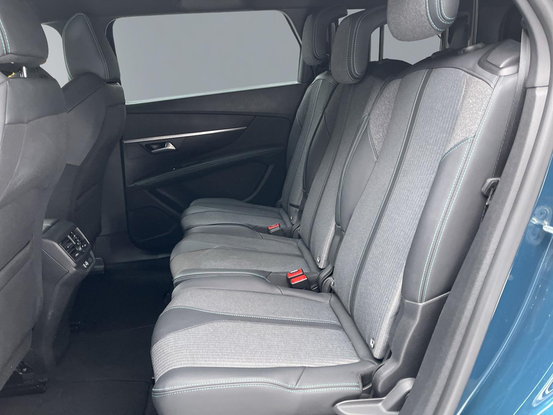 Peugeot 5008 1.5 Blue-HDI FAP Allure Pack AT 7-Si+Navi+R-Kam+ — photo 12