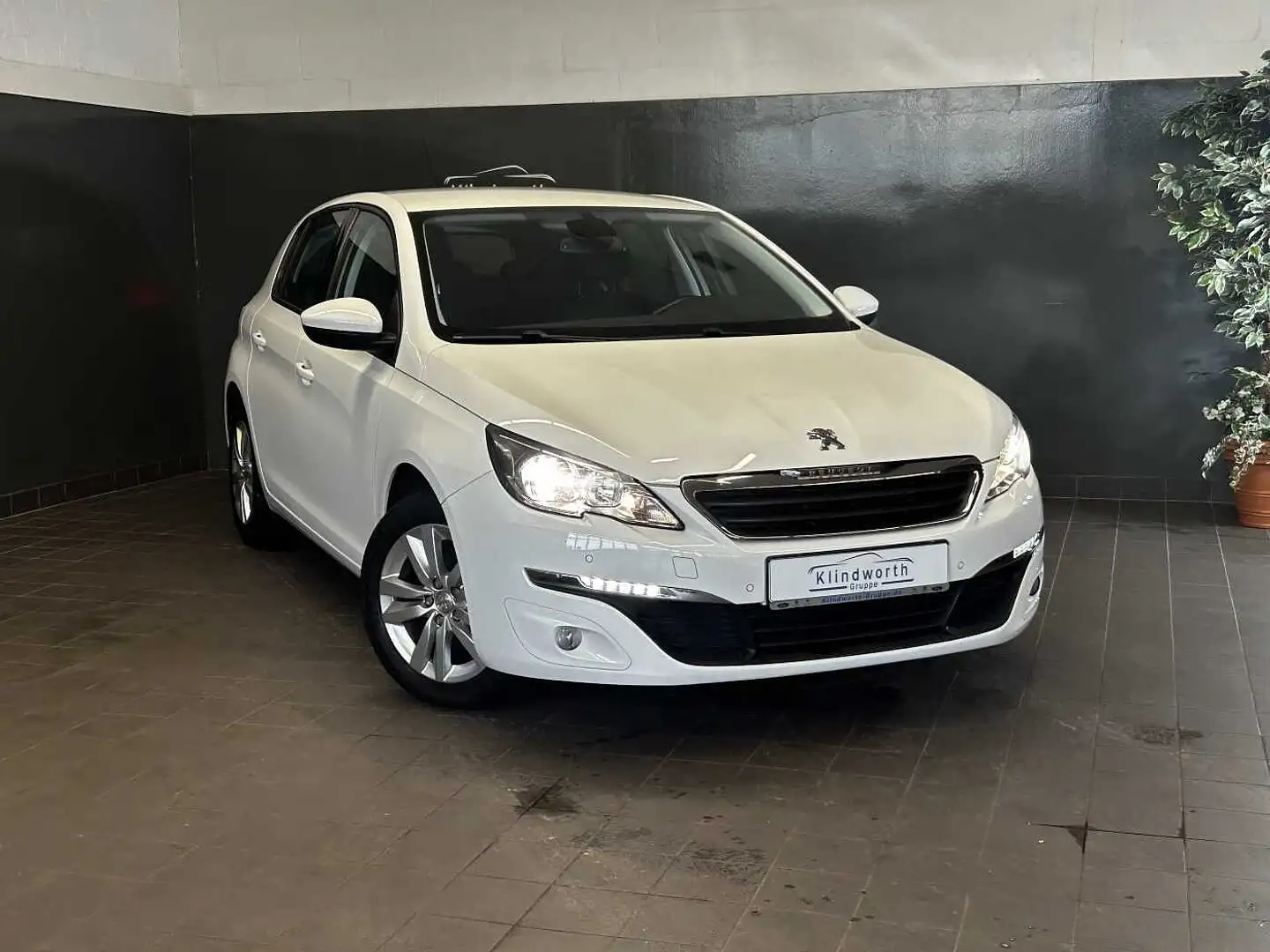 Peugeot 308 Pure Tech 130 Aut. Active +GJR+Tempomat Weiß - 2