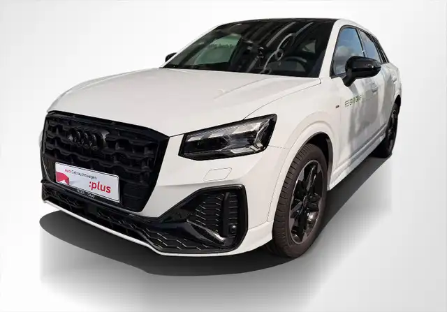 Audi Q2 view 8