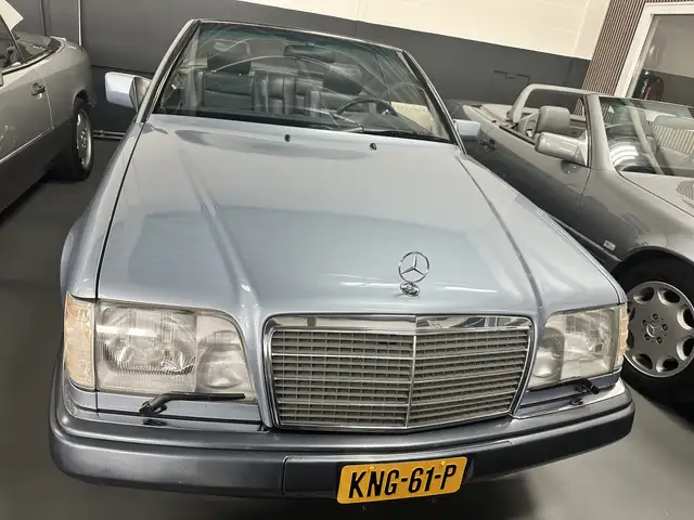 Mercedes-Benz 320 (W124) Cabrio CE-24