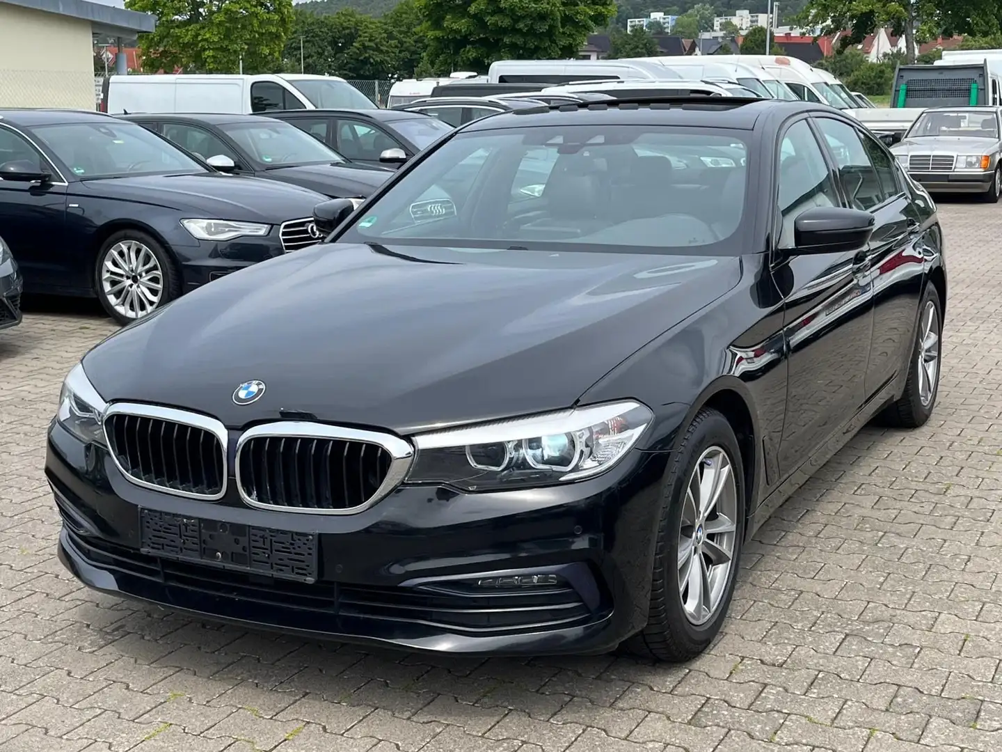 BMW 520 d A Sport Line Leder Schiebedach Kamera - 1