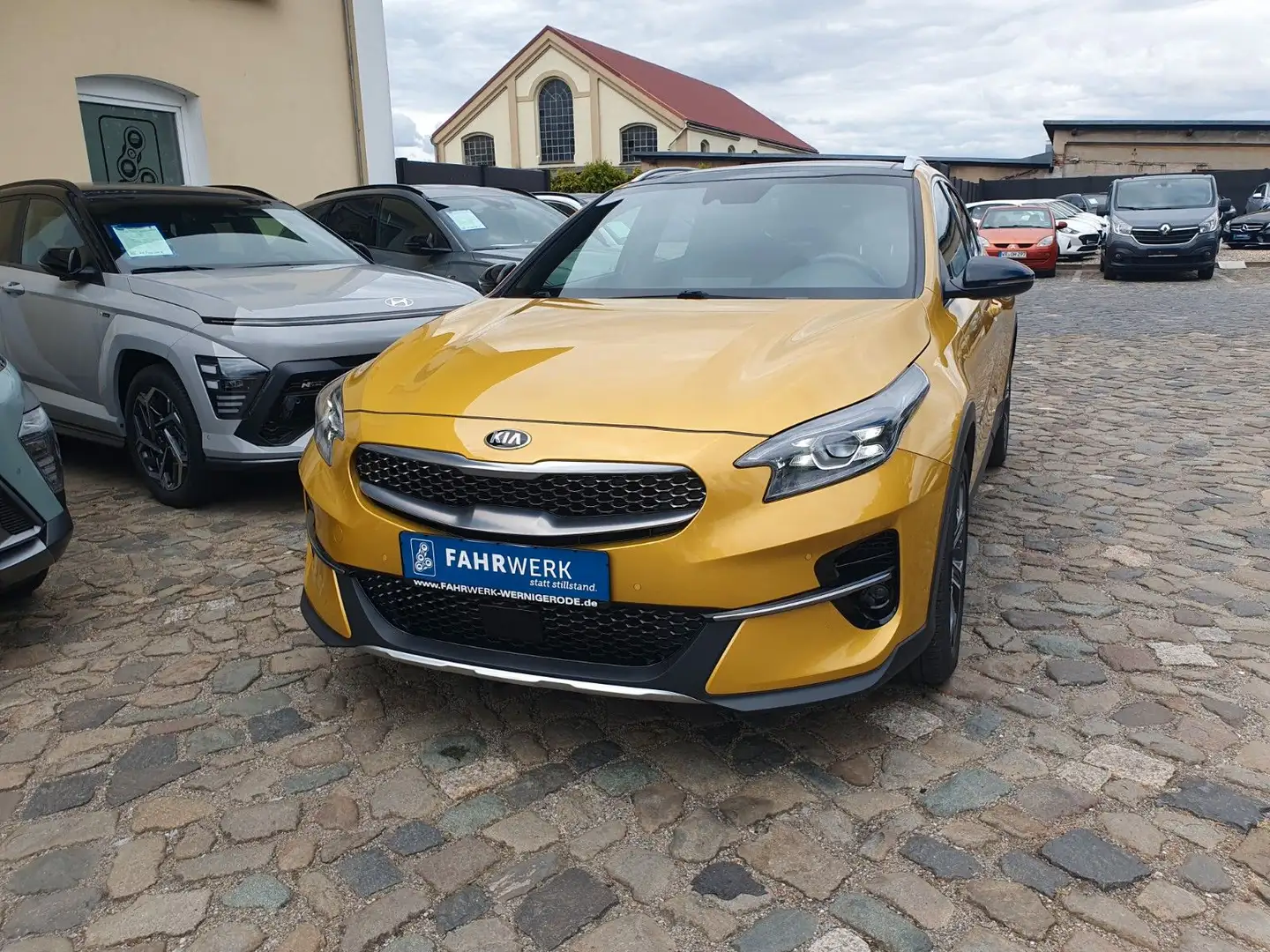 Kia XCeed 1.6 T-GDI OPF DCT7 LAUNCH EDITION Gelb - 1