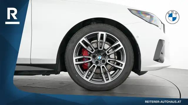 BMW 520 d xDrive *M-Sportpaket Pro *Panoramadach *AHK Ansicht 35