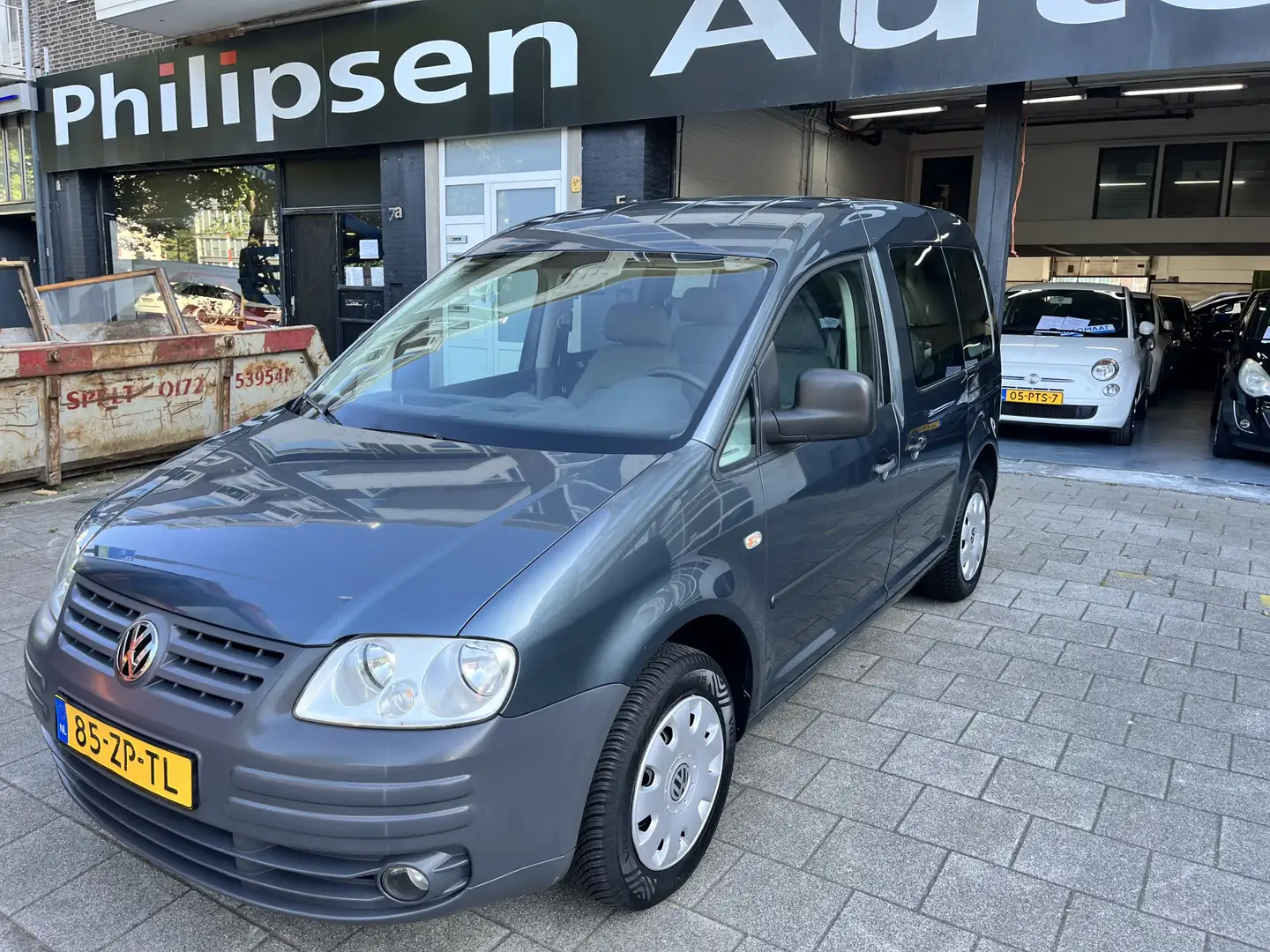 Volkswagen Caddy 1.6 Optive Comfort 5p. Grijs - 2