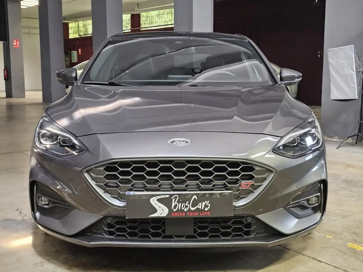 Ford Focus 2.3 Ecoboost ST Gris - 2