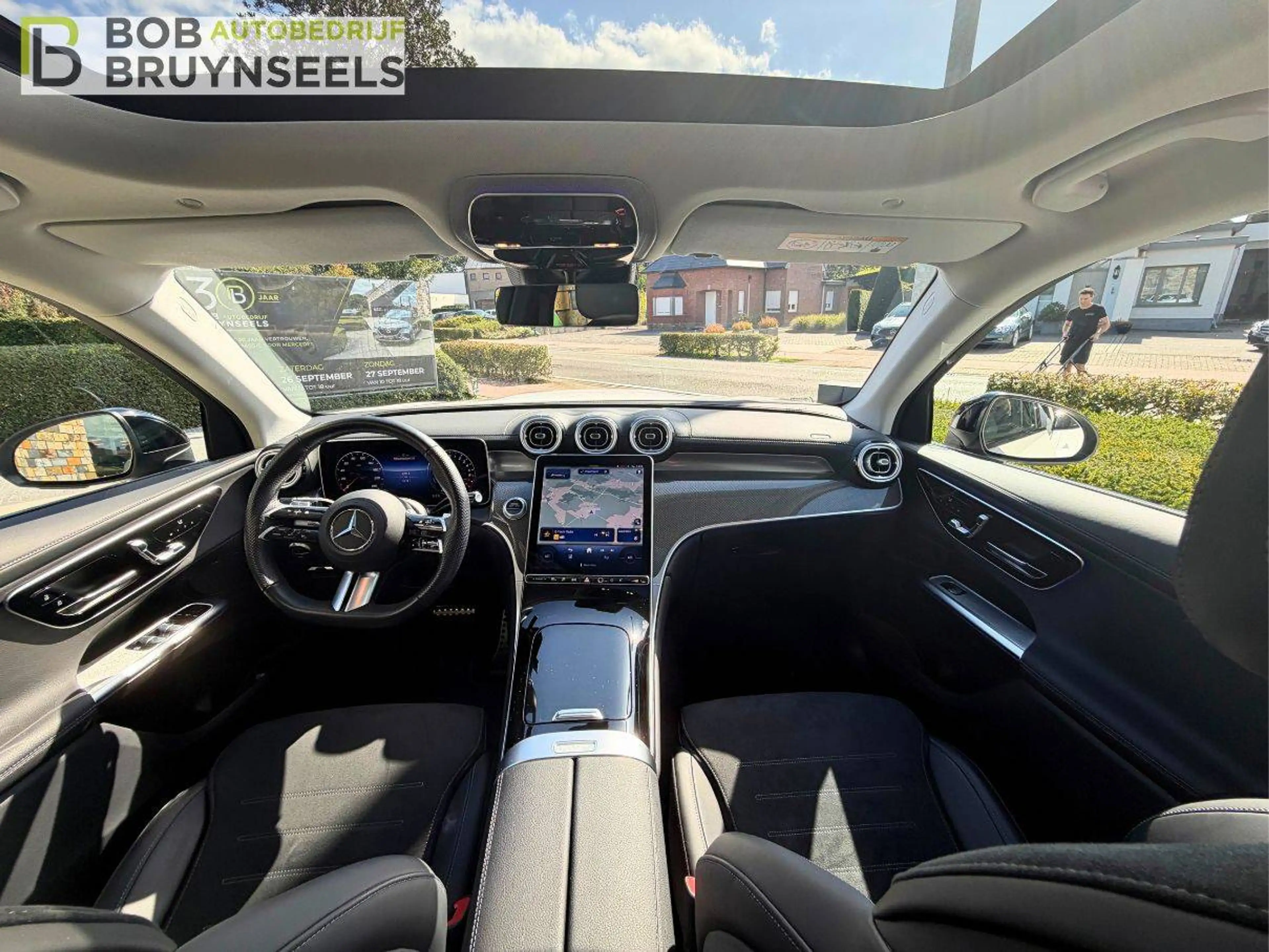 Mercedes-Benz GLC 300 e 4-Matic Amg Line | Nightpakket | Trekhaak | Panoramadak | Achteruitrijcamera | Plug-In-Hybride — photo 12