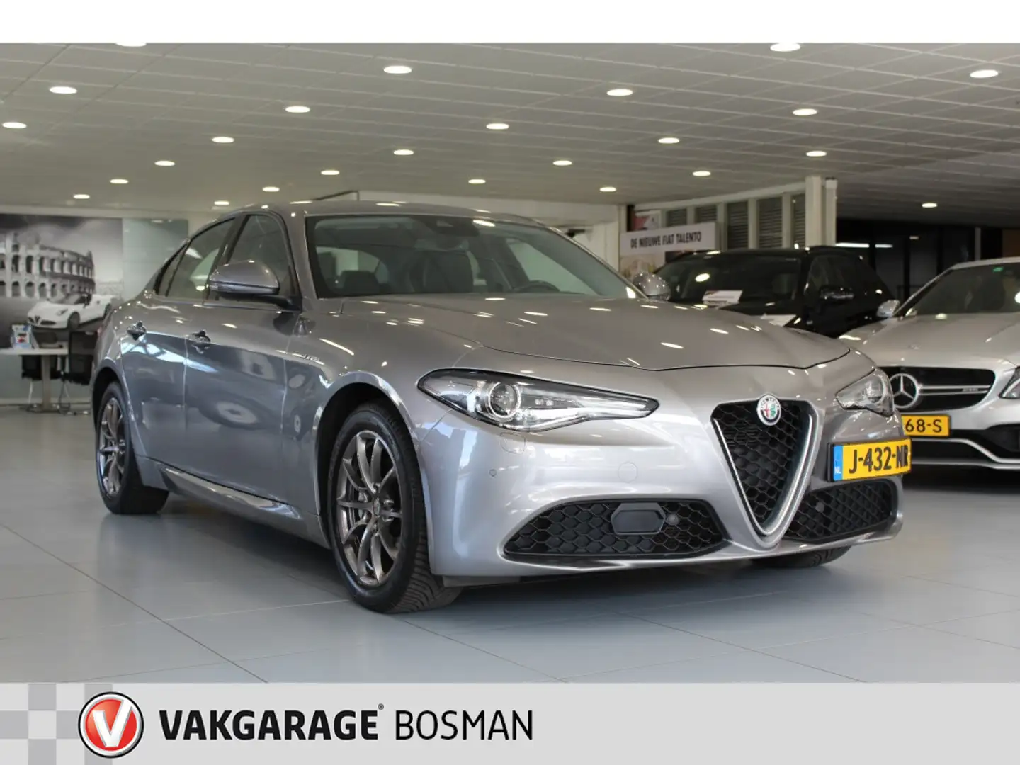 Alfa Romeo Giulia 2.0T Super/CARPLAY/CRUISE/CAMERA Grijs - 1