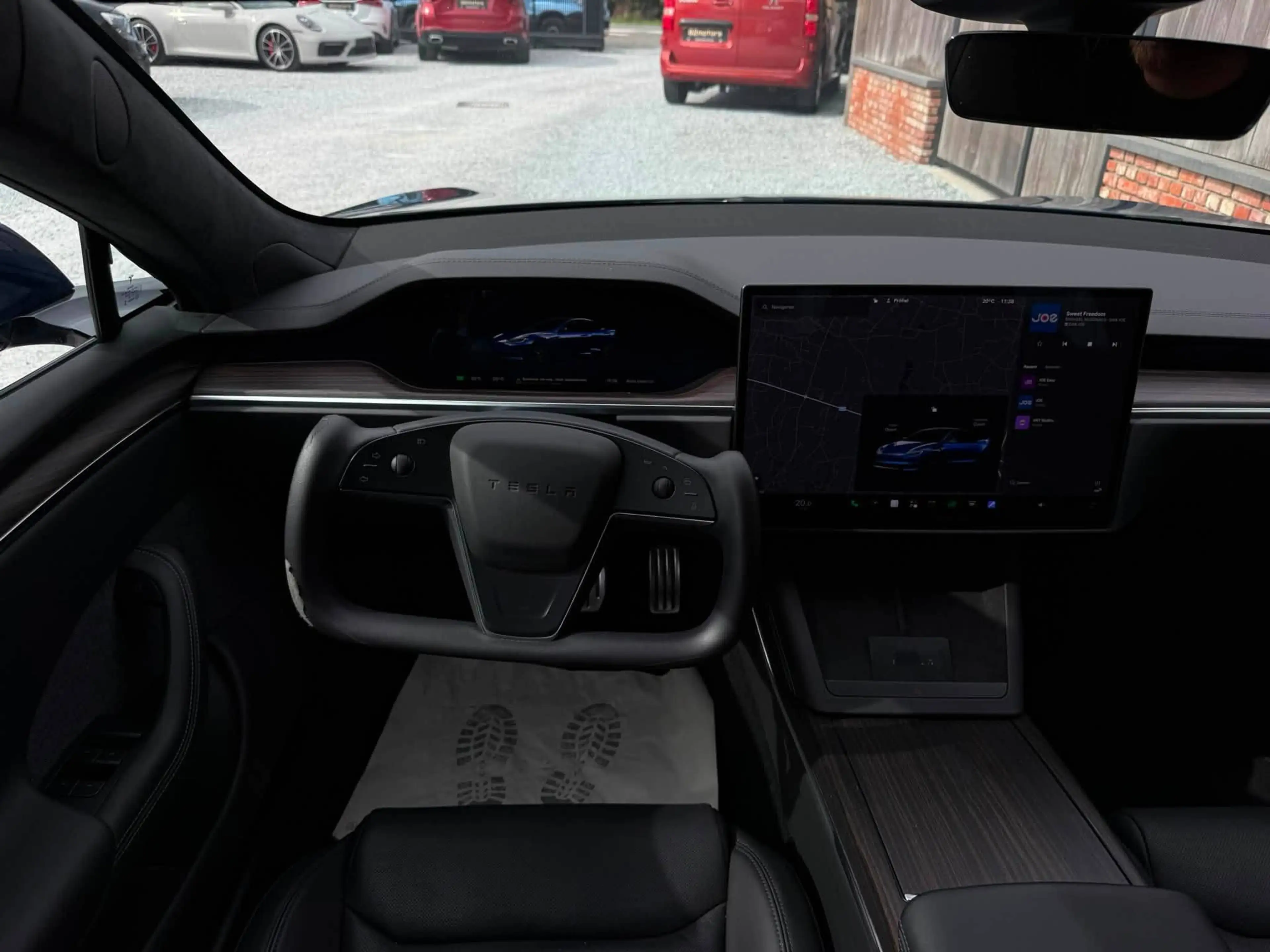 Tesla Model S long range/100kWh/yoke/self driving/21"/pano/btw — photo 15