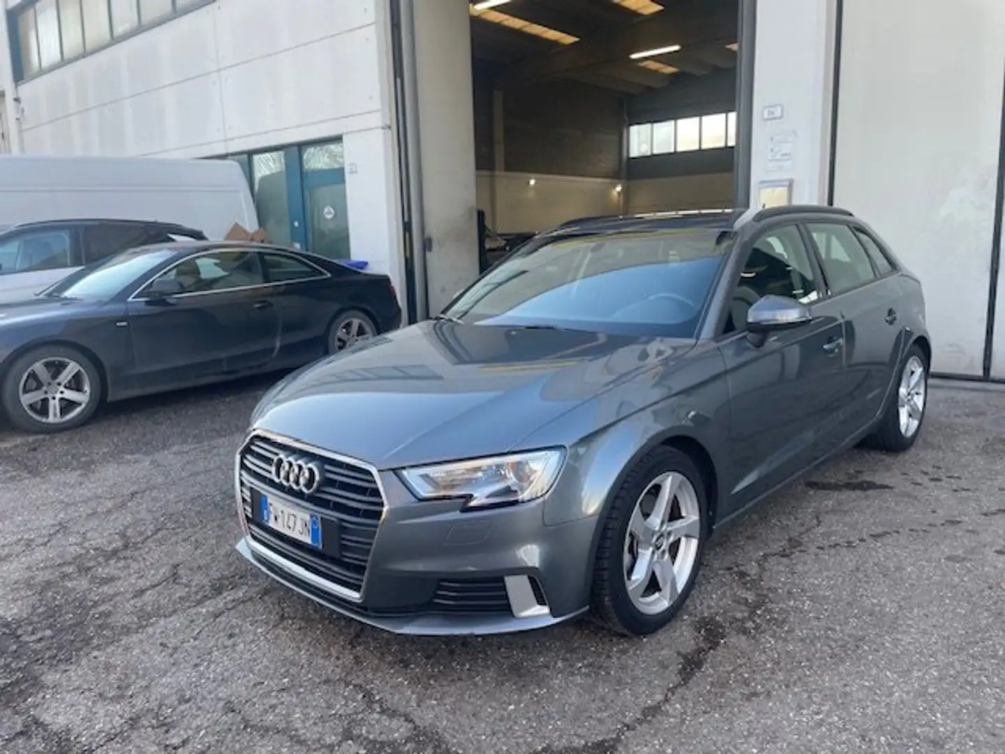 Audi A3 Sportback 35 1.5 tfsi Sport 150cv s-tronic Grigio - 1