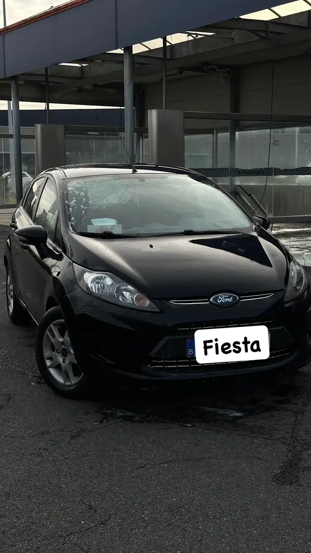 Ford Fiesta Fiesta 1.25 Ambiente Zwart - 1