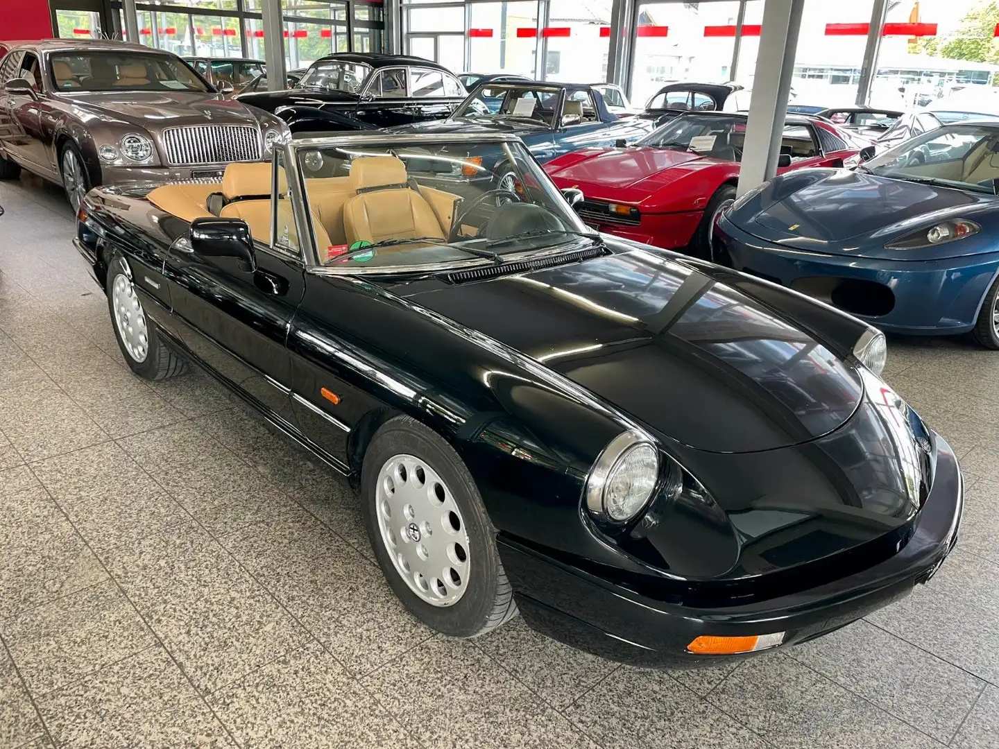 Alfa Romeo Spider 2.0 - Servo - 2. Hd. -Toporig.- H-Kz. Schwarz - 2