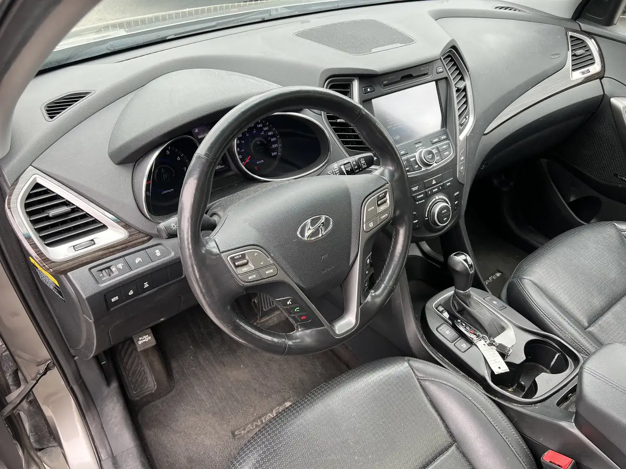 Hyundai SANTA FE снимка Hyundai SANTA FE