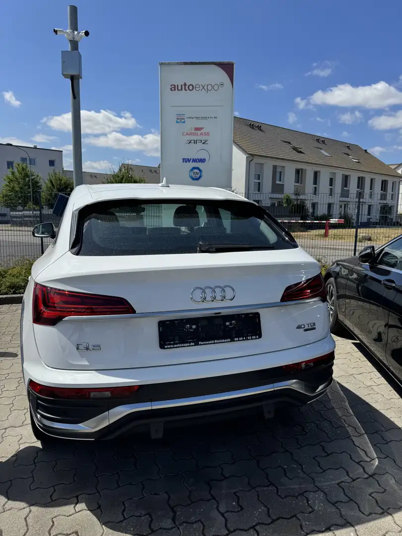 Audi Q5 40 TDI Sportback quattro S tronic S line Weiß - 2