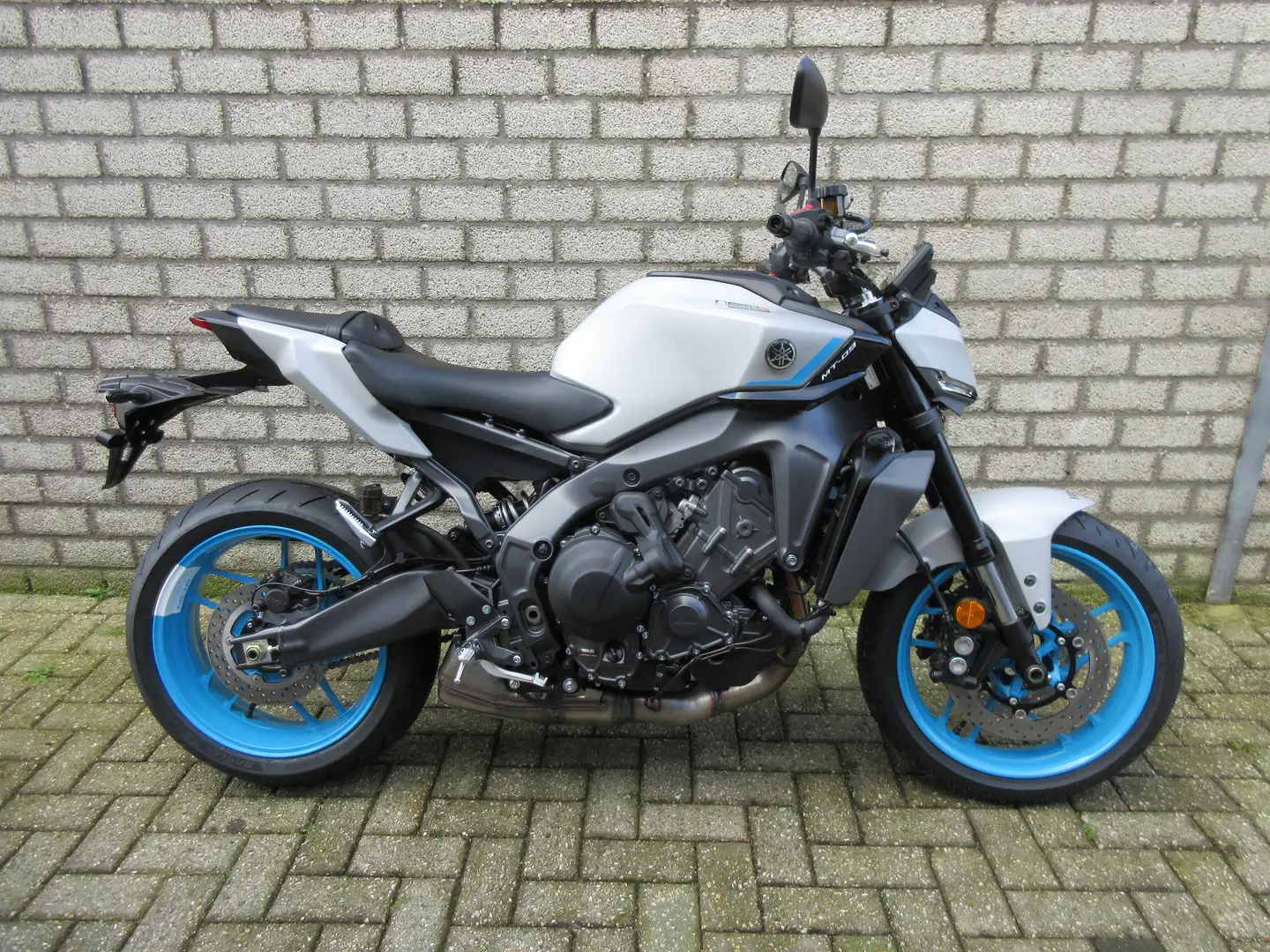 Yamaha MT-09 A - 2