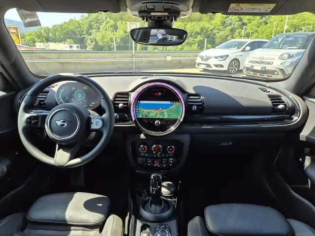 Mini Cooper Cooper view 5